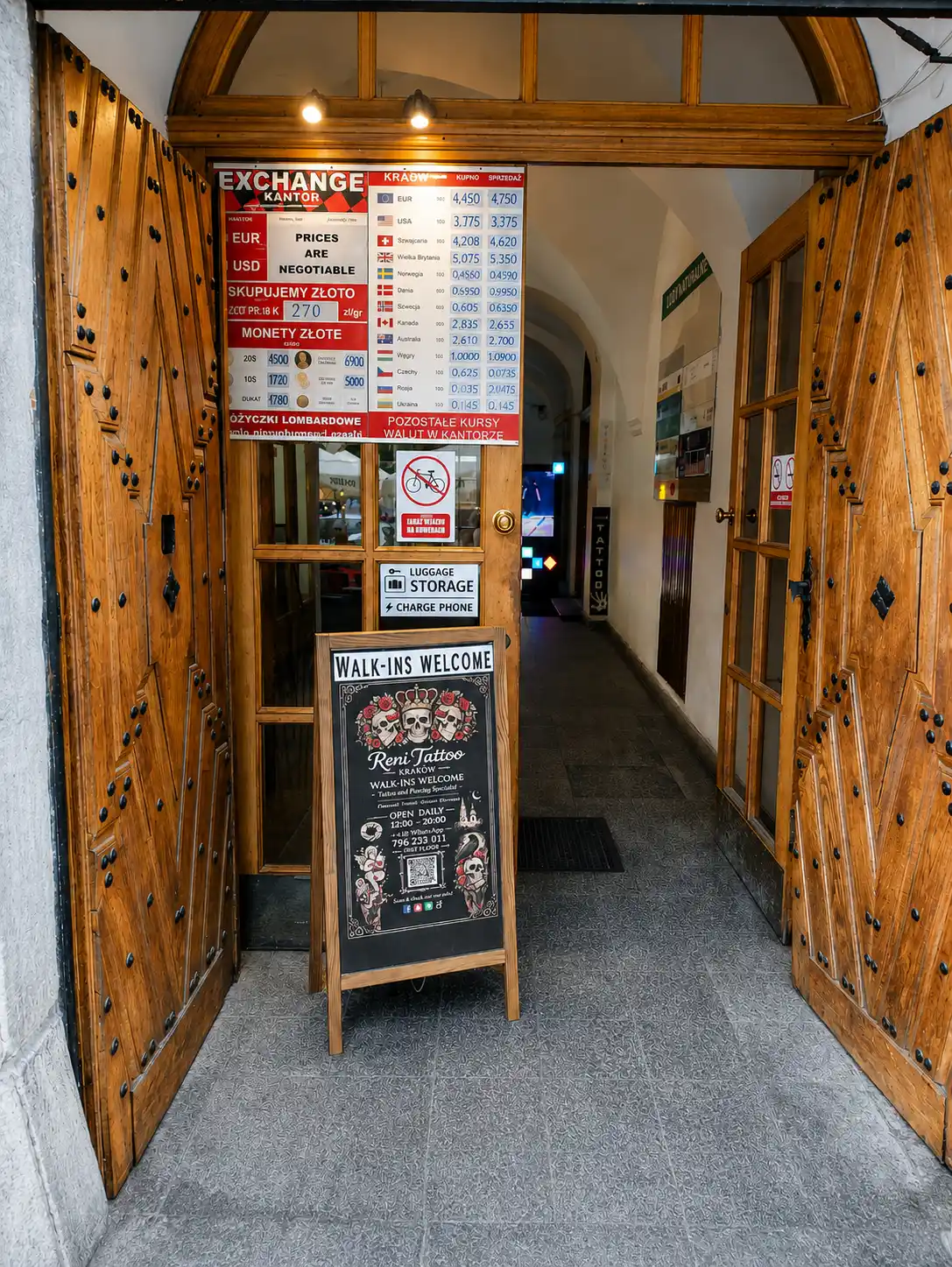 luggage storage entrance-2
